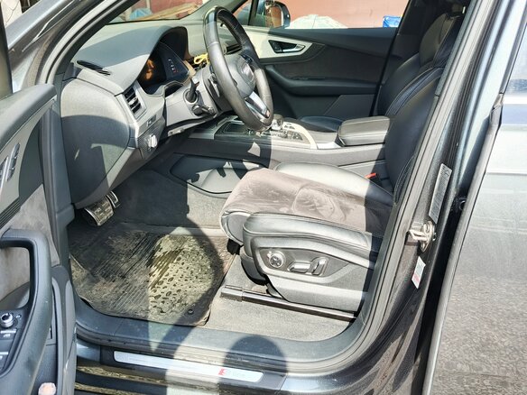 2016 Audi Q7 II (4M), серый, 4650000 рублей - вид 3