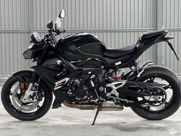 2025 BMW S 1000 R, чёрный, 2199999 рублей - вид 3
