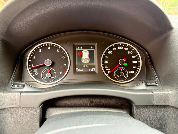 2015 Volkswagen Tiguan I Рестайлинг, белый, 2100000 рублей - вид 7
