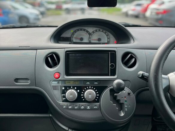 2013 Toyota Sienta I Рестайлинг 2, серый, 999000 рублей - вид 21