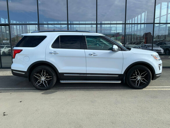 2019 Ford Explorer V Рестайлинг 2, белый, 2320000 рублей - вид 3