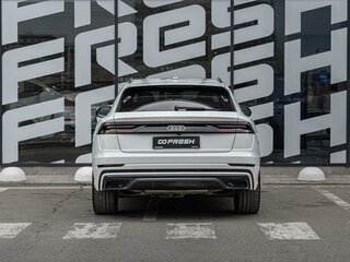 2018 Audi Q8 55 TFSI I (4M), белый, 4889000 рублей, вид 4