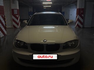 2011 BMW 1 серии 116i I (E81/E82/E87/E88) Рестайлинг, белый, 900000 рублей, вид 2