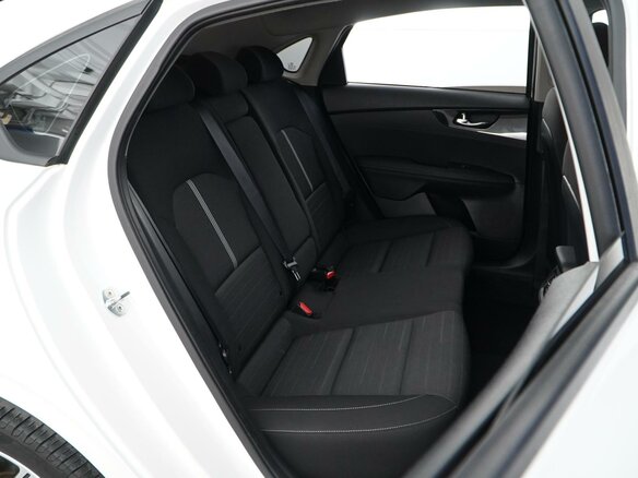 2018 Kia Cerato IV, белый, 1795444 рублей - вид 6