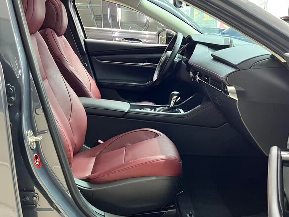 2023 Mazda 3 Axela IV (BP), серый, 1320000 рублей - вид 18
