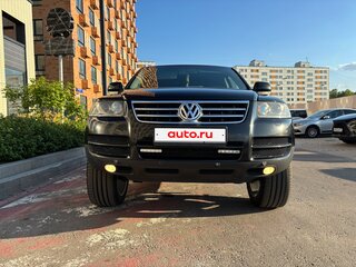 2005 Volkswagen Touareg I, чёрный, 1099000 рублей, вид 4