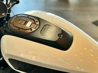 2023 Harley-Davidson Sportster S, белый, 1770000 рублей, вид 5
