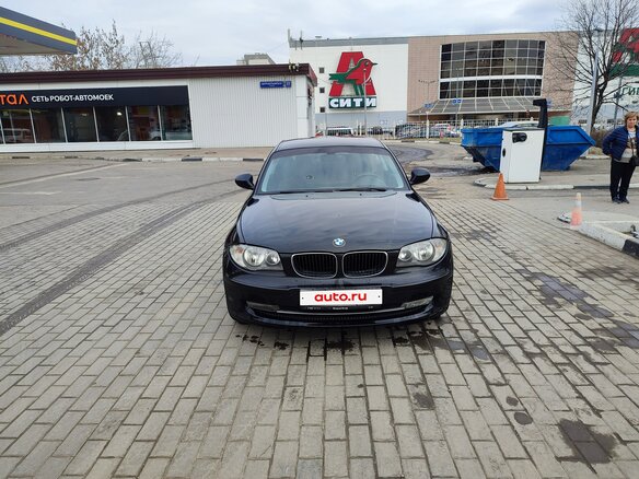 2010 BMW 1 серии 116i I (E81/E82/E87/E88) Рестайлинг, чёрный, 970000 рублей - вид 2