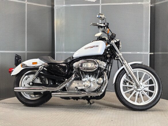 2007 Harley-Davidson Sportster 883, белый, 625000 рублей