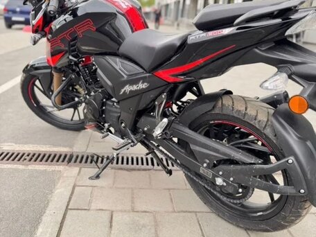2024 TVS Apache, чёрный, 200000 рублей, вид 3