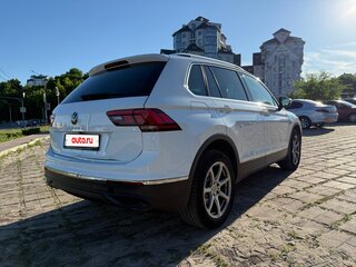 2021 Volkswagen Tiguan II Рестайлинг, белый, 2250000 рублей, вид 3