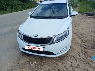 2013 Kia Rio 5-speed III, белый, 750000 рублей, вид 1