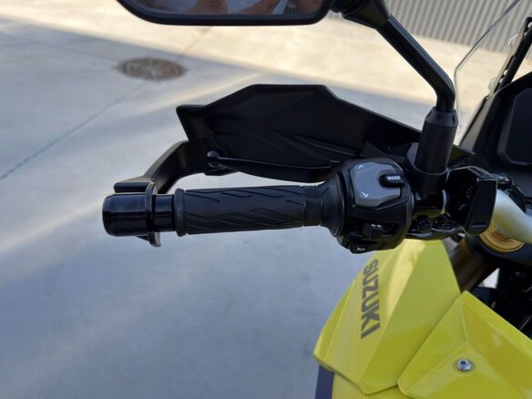2023 Suzuki V-Strom 800DE, жёлтый, 1150000 рублей - вид 16