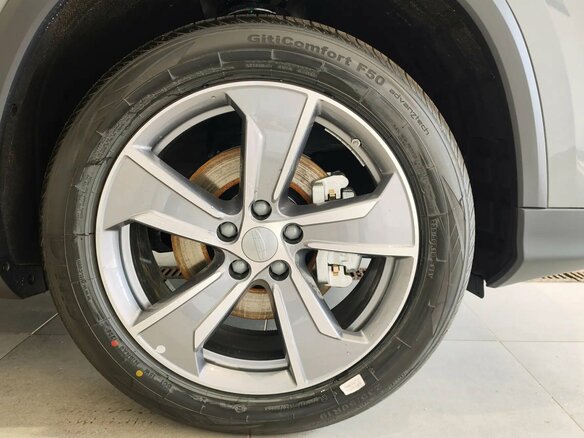 2026 Geely Okavango I Рестайлинг, серый, 4085990 рублей - вид 5