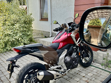2023 Honda NC 750X, красный, 1390000 рублей, вид 4