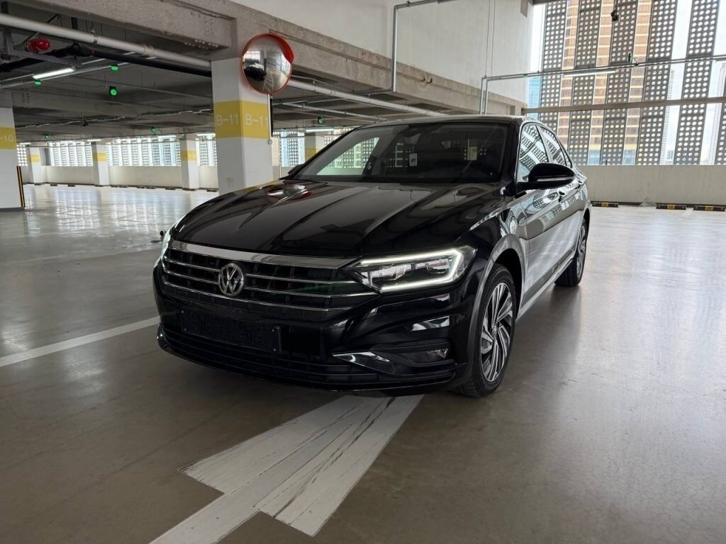 Открыть фотографии: Volkswagen Jetta VII