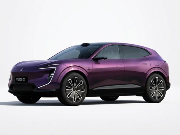 2026 Avatr 07, фиолетовый, 7000000 рублей