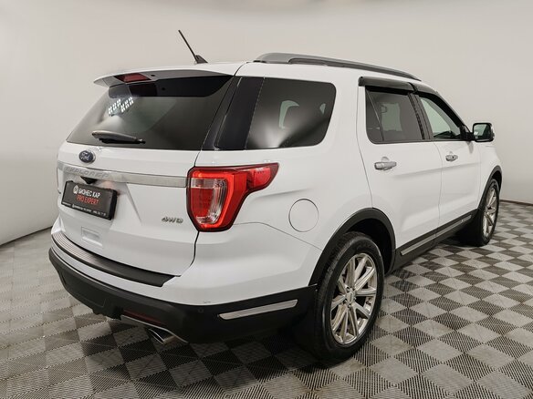 2018 Ford Explorer V Рестайлинг 2, белый, 2499000 рублей - вид 4