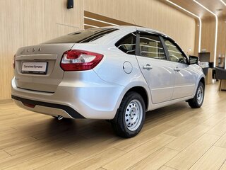 2026 Lada (ВАЗ) Granta I Рестайлинг, серебристый, 1160000 рублей, вид 5