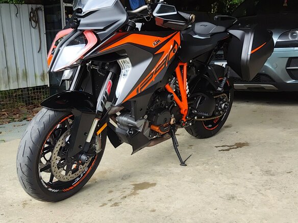 2019 KTM 1290 Super Duke GT, чёрный, 1370000 рублей - вид 1