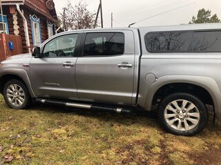 2010 Toyota Tundra CrewMax II, серебристый, 4500000 рублей, вид 3