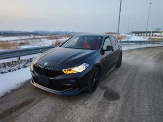 2022 BMW 1 серии 118i III (F40), чёрный, 2150000 рублей, вид 1