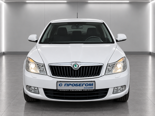 2012 Skoda Octavia II (A5) Рестайлинг, белый, 750000 рублей, вид 2