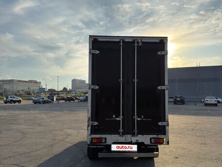 2002 Toyota Dyna, белый, 1450000 рублей, вид 2