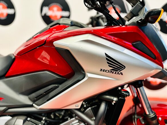 2017 Honda NC 750X, красный - вид 19