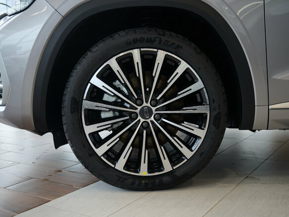 2026 Geely Monjaro I, серебристый, 4954990 рублей - вид 10