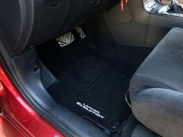 2011 Mitsubishi Lancer Evolution X, красный, 2800000 рублей - вид 13