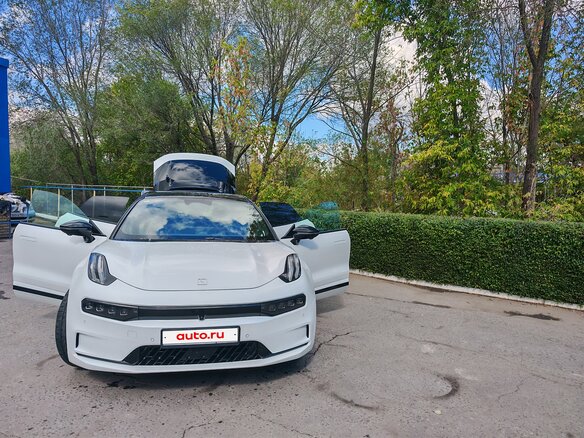 2023 Zeekr 001 100 kWh I, белый, 5100000 рублей