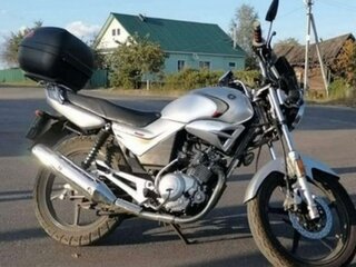 2013 Yamaha YBR125, серебристый, 135000 рублей, вид 2
