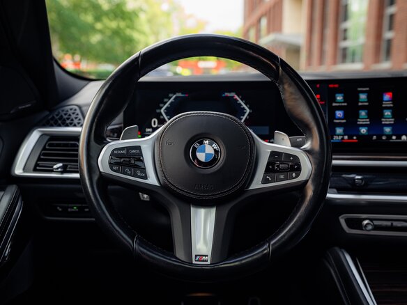 2023 BMW X6 40i III (G06) Рестайлинг, чёрный, 10999000 рублей - вид 17
