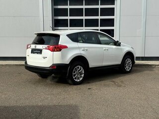 2013 Toyota RAV4 IV (XA40), белый, 1400000 рублей, вид 5
