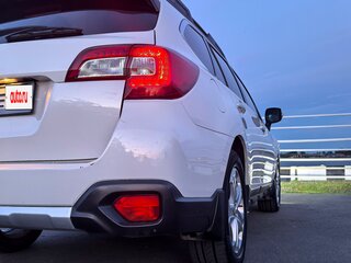 2015 Subaru Outback V, белый, 2250000 рублей, вид 4