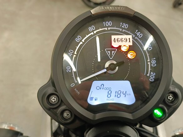 2023 Triumph Speed Twin, чёрный, 930000 рублей - вид 22
