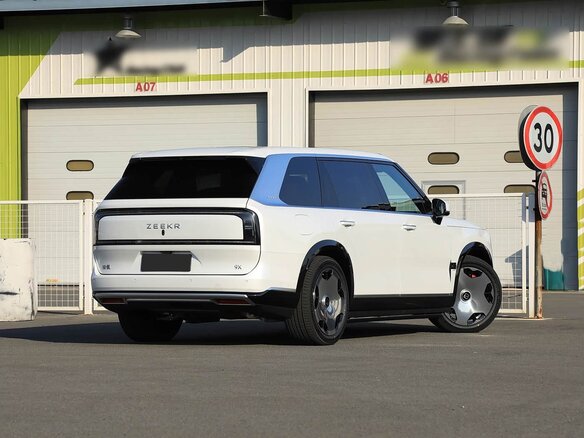 2026 Zeekr 9X 55 kWh (до 3.5 т), белый, 11100000 рублей - вид 2