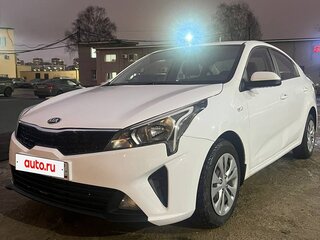 2021 Kia Rio IV Рестайлинг, белый, 950000 рублей, вид 1