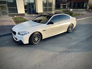 2012 BMW 5 серии 520d VI (F10/F11/F07), белый, 1800000 рублей, вид 4