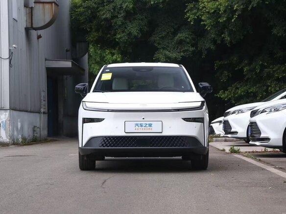 2026 Toyota bZ3X 50 kWh, белый, 2400000 рублей - вид 5