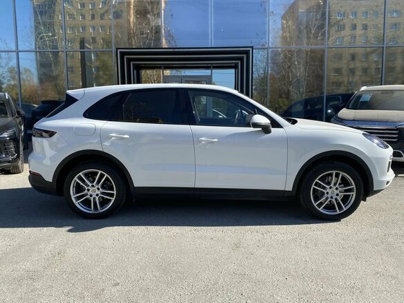 2020 Porsche Cayenne III, белый, 7450000 рублей - вид 4