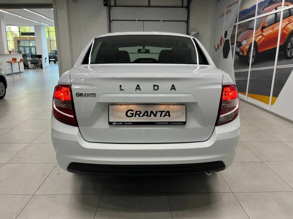 2026 Lada (ВАЗ) Granta I Рестайлинг, белый - вид 4