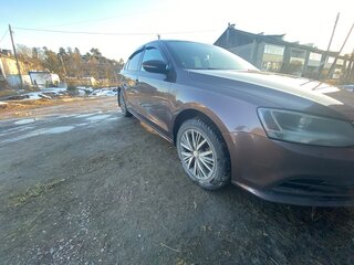 2016 Volkswagen Jetta VI Рестайлинг, коричневый, 850000 рублей, вид 1