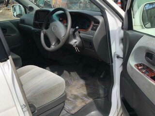 2001 Toyota Town Ace Noah III, белый, 640000 рублей, вид 5