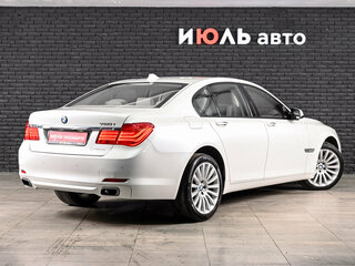 2011 BMW 7 серии 750i xDrive V (F01/F02/F04), белый, 1700000 рублей, вид 4