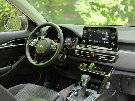 2022 Kia Seltos I, серый, 1980000 рублей, вид 5