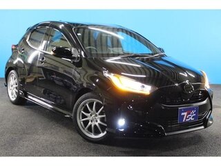 2022 Toyota Yaris IV, чёрный, 880000 рублей, вид 1