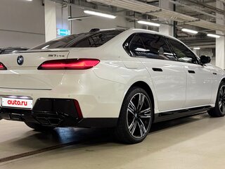 2023 BMW 7 серии M760e xDrive VII (G70), белый, 14000000 рублей, вид 5