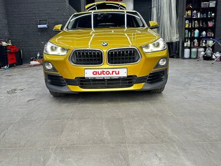 2020 BMW X2 sDrive18i I (F39), золотистый, 2850000 рублей, вид 2